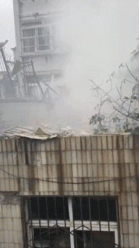 突發!青島一居民樓發生爆燃!已造1人死亡,7人受傷!3公里外有震感… 突發!青島一居民樓發生爆燃!已造1人死亡,7人受傷!3公里外有震感…