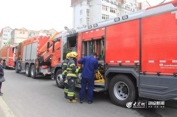 突發!青島一居民樓發生爆燃!已造1人死亡,7人受傷!3公里外有震感… 突發!青島一居民樓發生爆燃!已造1人死亡,7人受傷!3公里外有震感…